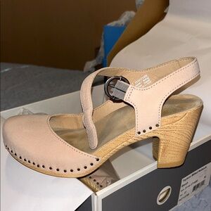 Dansko Taytum milled nubuck  Heeled Sandals